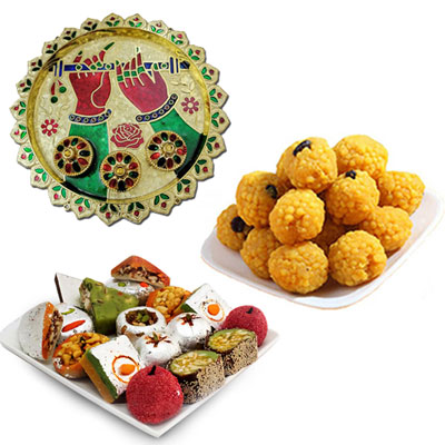 "Rakhi Thali-888-020, 500 gms of Kaju Assorted Sweets, 500gms Laddu - Click here to View more details about this Product